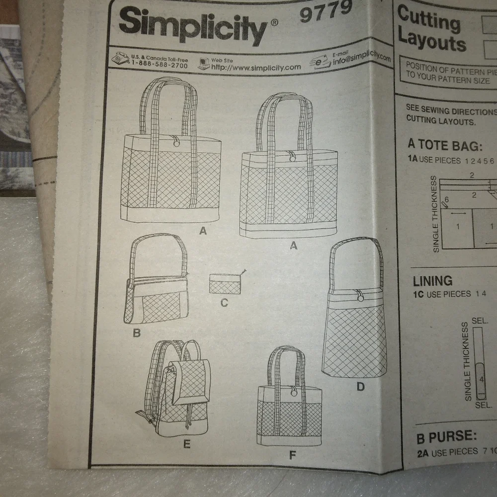 Simplicity 9779 Tote bags in 3 sizes Backpack Purse & Cosmetic Bag